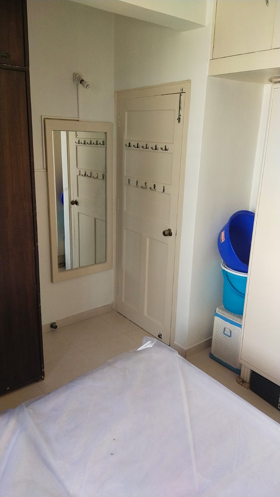 2 BHK Semi Furnished in Sunita Apartment , Peddar Road